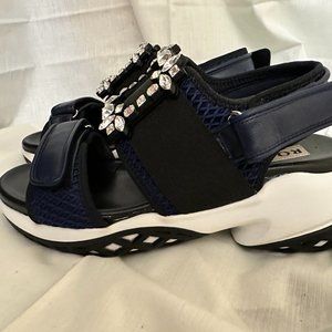 Roger Vivier Viv' Run embellished leather sandals - Size 39